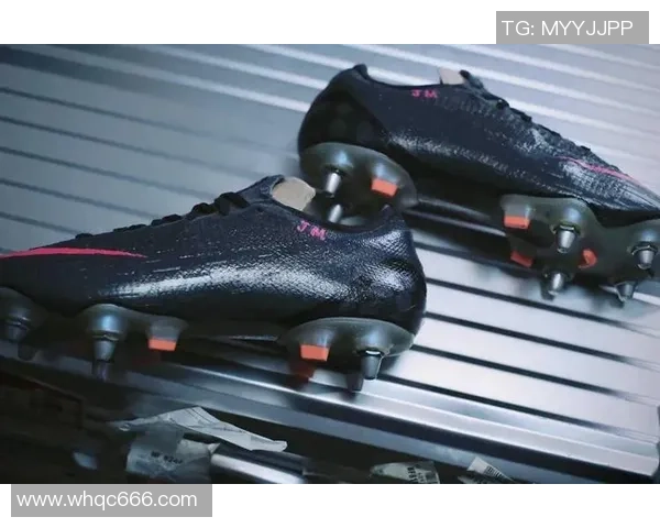 定制专属足球鞋献给球星 打造属于他们的独特荣耀与梦想 定制专属足球鞋献给球星 打造属于他们的独特荣耀与梦想